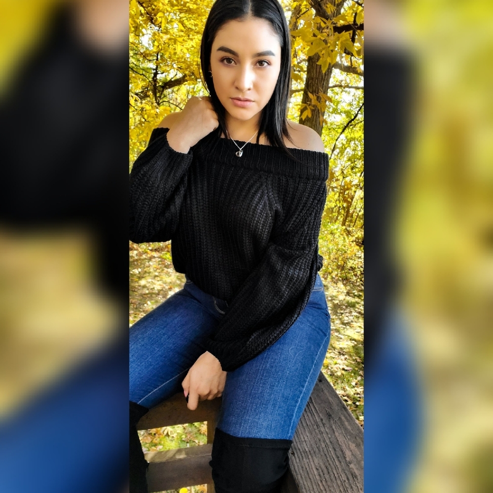 Off shoulder long sleeve sweater